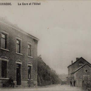 an old photo of a building