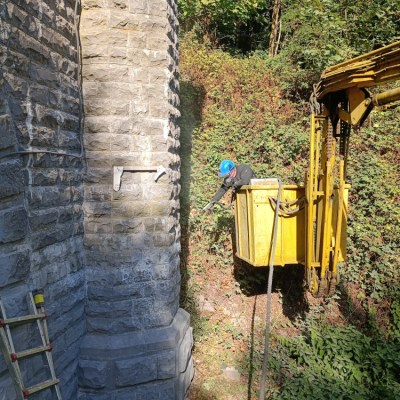 an old stone building